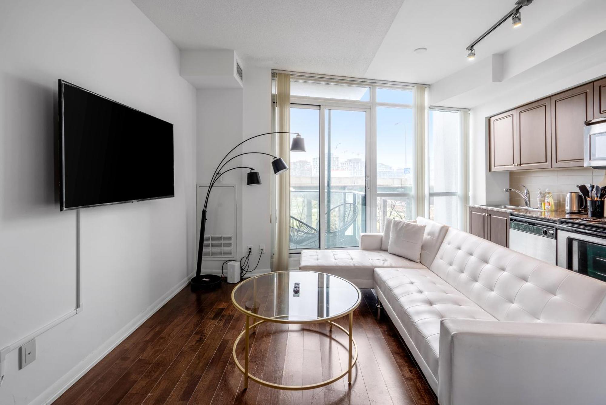 Downtown Toronto 1 Bdrm Condo With Parking And Views Exterior photo